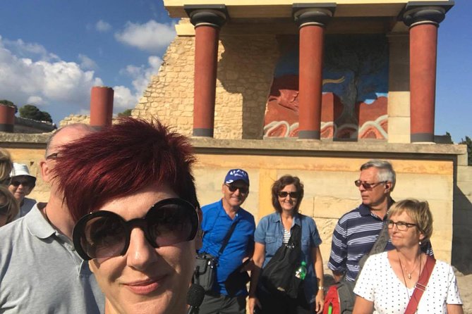 Knossos Private Guide - Unlock the Secrets of the Labyrinth - A 90-minute pace that keeps the visit focused