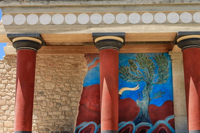 Knossos Wine & More - Knossos: starting with the center of Minoan Crete