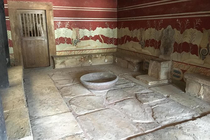 Labyrinth of Knossos Skip-the-Line Ticket with Tour Guide - The 90-Minute Route Through the Palace