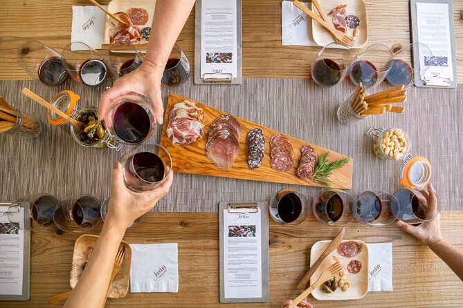 Minoan Path: Knossos Palace, Winery Visit, Lunch at Archanes - Who should book this experience