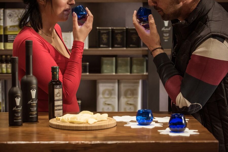 Olive Oil Food Pairing in Crete - The wellbeing test and advice after the tasting