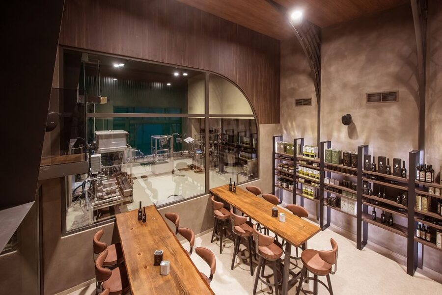 Olive Oil Food Pairing in Crete - Four premium oils, one faulty sample, and a cleaner palate