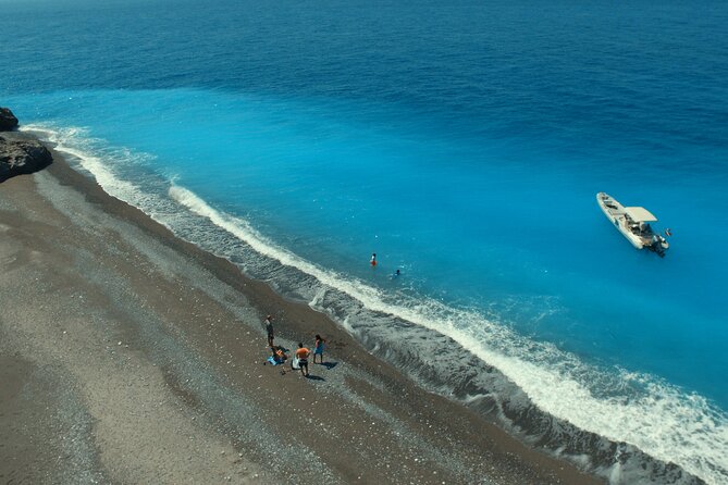 Private Boat Trip Sfakia - Domata (price per Group of 9) - Agios Pavlos and the quiet chapel by the water