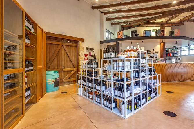 Private: Jeep Safari in 2 Wineries and Samaria Gorge with Lunch - Who Will Enjoy This Most