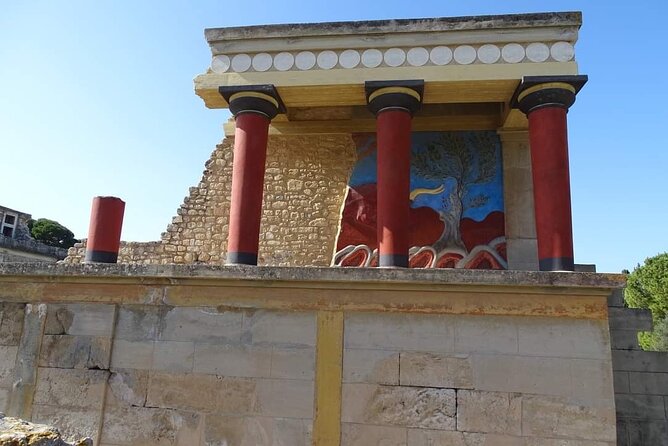 PRIVATE-Knossos Palace-Zeus Cave-Olive Oil Tasting-Old Villages - Olive oil at the Omalia Press