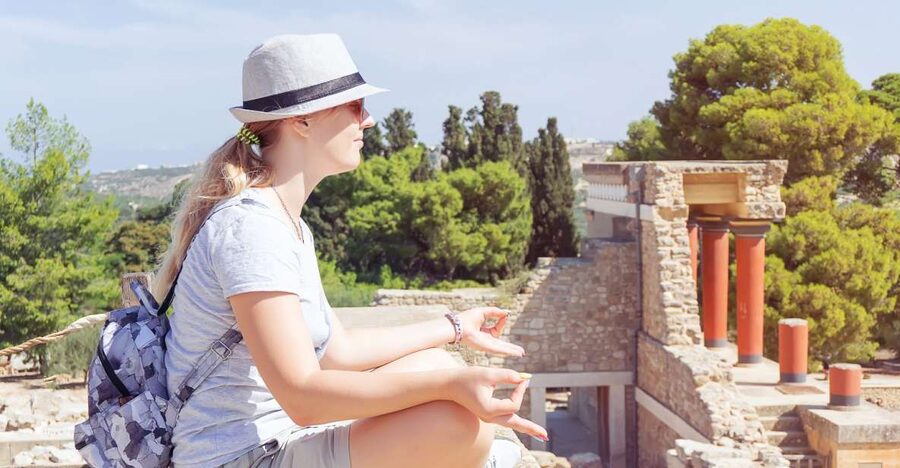 Private Knossos Skip The Line Tour inc. lunch & wine tasting - Two hours among the stones of Knossos