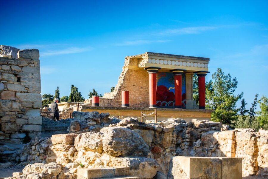 Private Knossos Skip The Line Tour inc. lunch & wine tasting - Six Cretan wines at a family winery