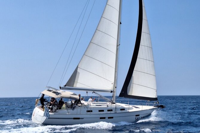 Private Luxury Sailing Trips to Dia Island - Fruit, drinks, and the choice to add lunch