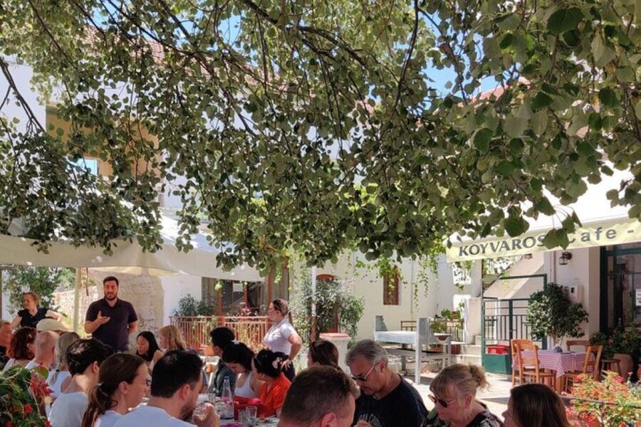 Private tasting of 6 cretan wines in Fres village - Fres village gives the tasting its character