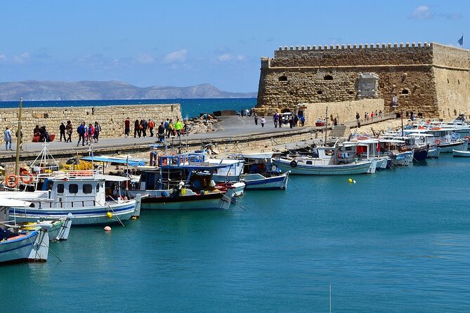 Private Tour Knossos Palace-Archaeological Museum-Heraklion Town - The long drive is the key planning issue