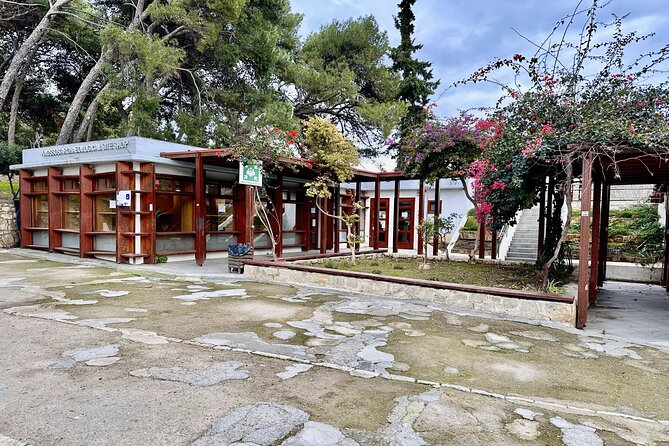 Private Tour of Knossos, Archaeological Museum & Heraklion Town - Knossos: the Minoan palace and the Minotaur story
