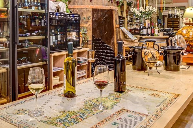 PRIVATE Walking Tour with Lunch and Wine Tasting by a Sommelier - Wine Center of Crete: four grapes with a local identity