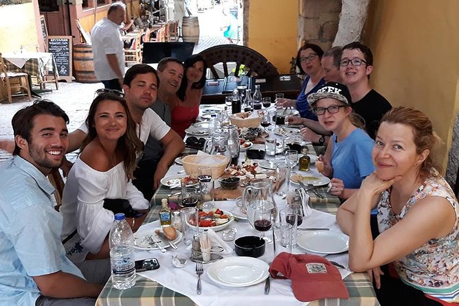 PRIVATE Walking Tour with Lunch and Wine Tasting by a Sommelier - What the private format really adds