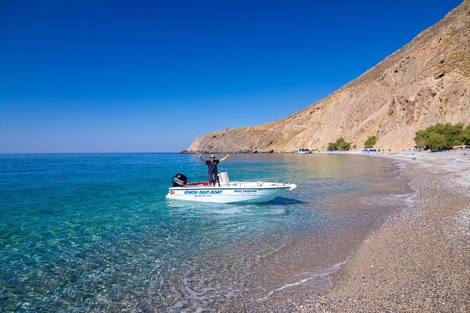 RENT A BOAT 5,5m - 30hp LICENSE FREE Chora Sfakion, Sfakia - A full day with room for your own pace