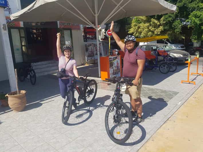 Rethymno: e-Bike Tour on the old city - Rimondi Fountain and the narrow old-town lanes