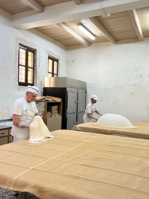 Rethymno Old Town: A Traditional Cretan Food Tour - Why this Rethymno food walk works so well