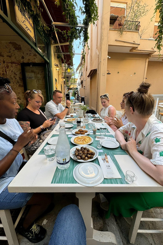 Rethymno Old Town: A Traditional Cretan Food Tour - A local bakery and the pleasure of a small bite