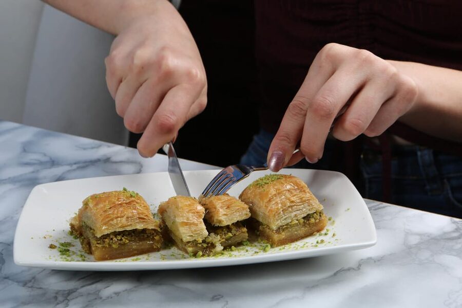Rethymno Old Town: A Traditional Cretan Food Tour - Six flavors and local wine at Iroon Politechniou Square