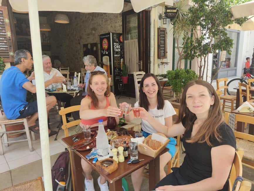 Rethymno: Old Town and Food Tasting Private Tour - Rethymno’s fountains, mosque, and narrow lanes