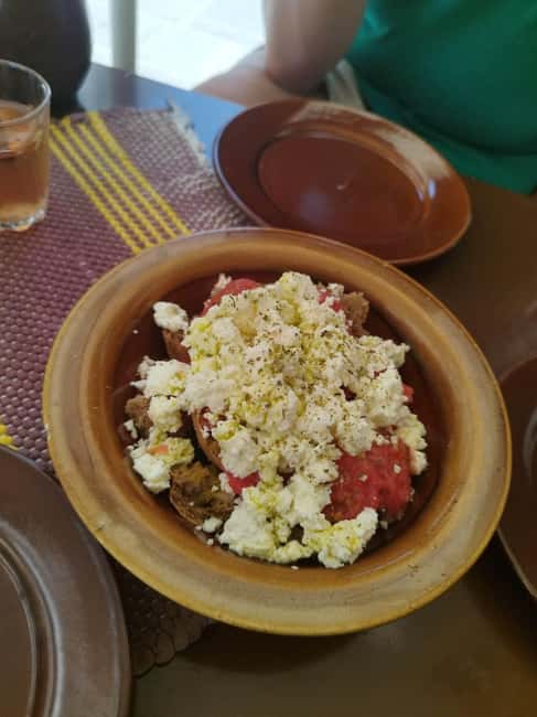 Rethymno: Old Town and Food Tasting Private Tour - Seeing handmade phyllo and kadaifi in production