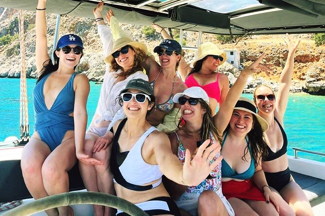 Rethymno: Private Catamaran Cruise with Lunch and Drinks - Ombros Gialos Bay and the long water stop