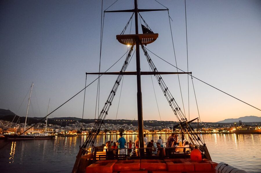 Rethymno: Sunset Cruise on a Wooden Pirate Boat - Where to sit for the best photographs