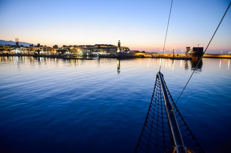 Rethymno: Sunset Cruise on a Wooden Pirate Boat - Languages, timing, and practical planning
