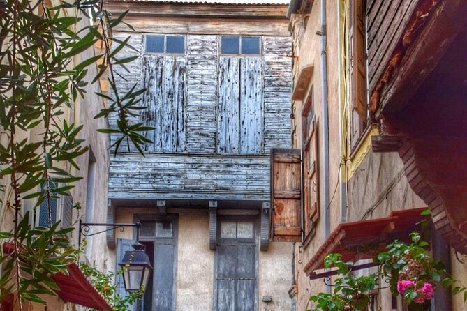 Rethymno Walking & Gastronomy Tour - Seeing kadaifi filo made by hand