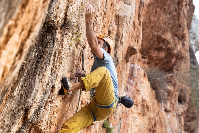 Rock Climbing Course - The small-group advantage at eight people