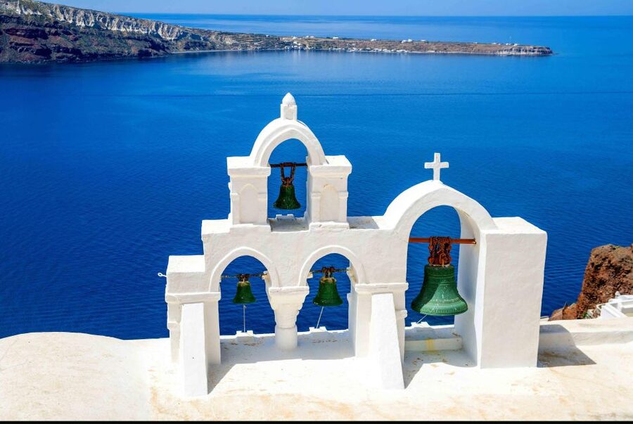 Santorini Island: Guided Tour from the port Rethymno Crete - Oia in 90 minutes