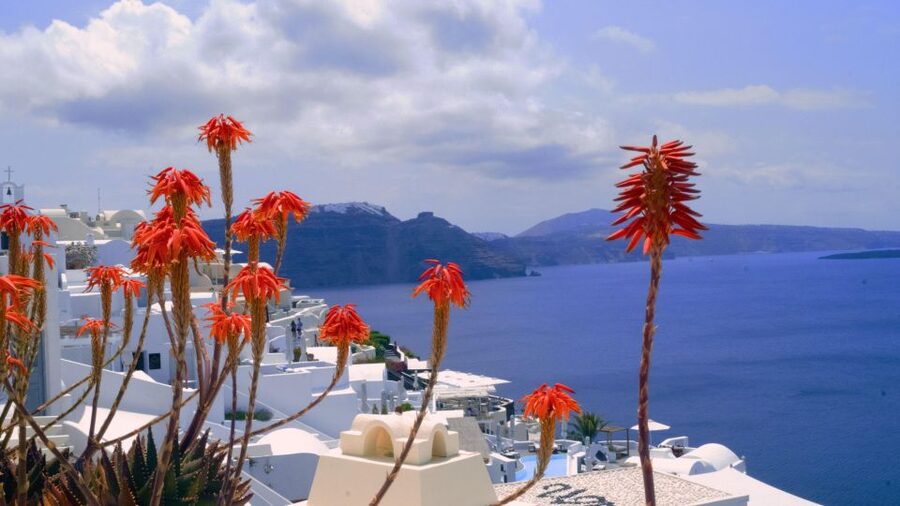 Santorini Island: Guided Tour from the port Rethymno Crete - The listed volcano cruise and return to Athinios