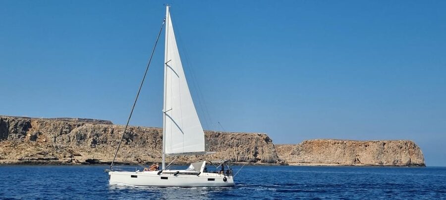 Shared Balos and Gramvousa Sailing Trip with Meal and Drinks - The 20-minute walk to the Venetian Castle