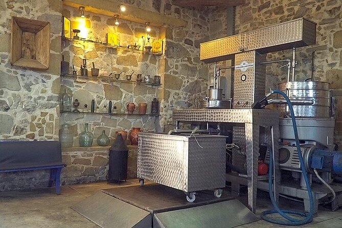Small-Group Honey & Extra Virgin Olive Oil Tasting Tour in Crete - How the small group changes the experience