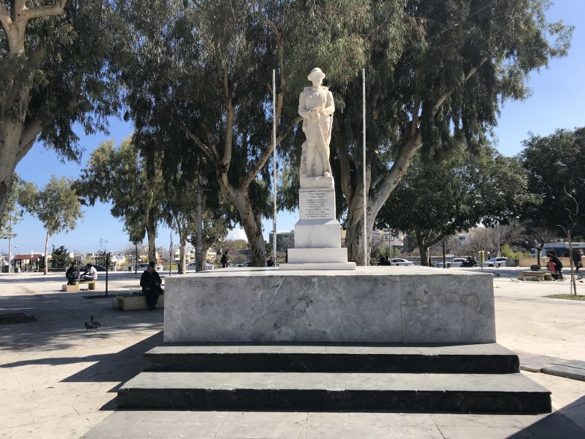 Tastings of Heraklion city - sightseeing walking tour - Stop three: olive oil, cheeses, and classic Cretan bites