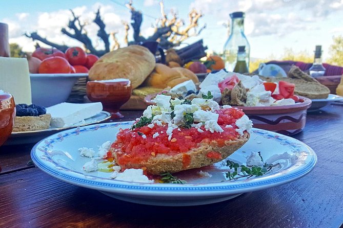 The Real Cretan Cooking Experience - A Cretan evening that begins in the mountains