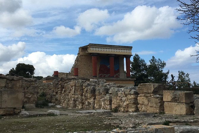 Visit Knossos palace (Tour & Skip-the-Line Ticket) - Skip-the-line service and what it really saves