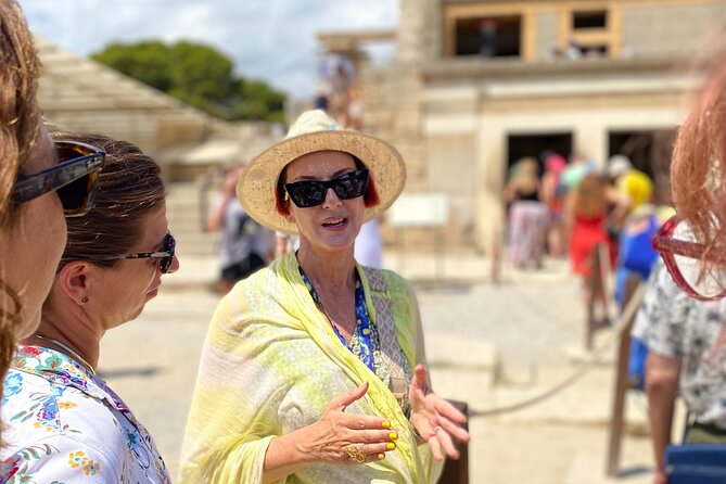 Visit Knossos palace (Tour & Skip-the-Line Ticket) - Meeting your guide at the Knossos entrance