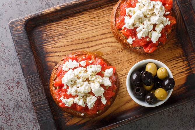 Walking Food Tasting Tour in Chania Town - Why food is a smart way to see Chania