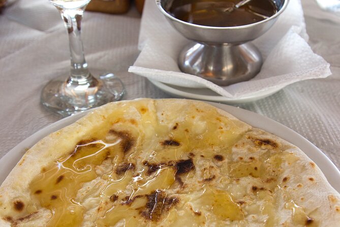 Walking Food Tasting Tour in Chania Town - How the social side affects the experience