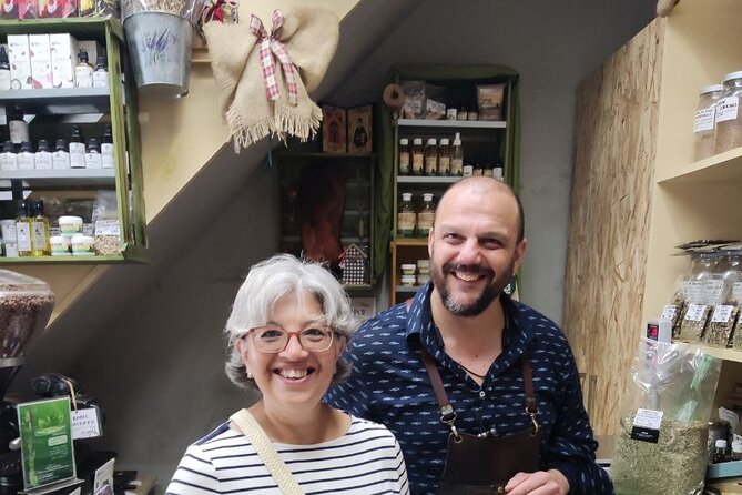 Walking “Food tasting tour” in the town of Chania - A handmade Cretan knife stop