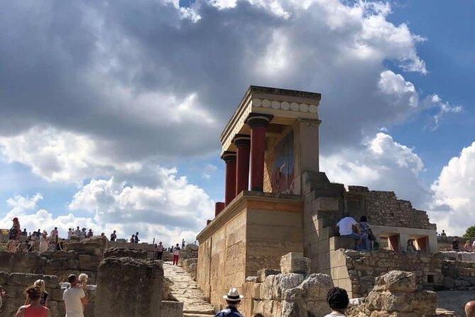 WeGuide Knossos palace - Meeting at Knossos for an 11:00 start